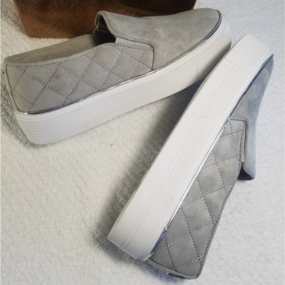 Guess Daylea Platform Sneaker Size 5.5 Gray/Silver Slip-On Faux Suede Comfy New - Picture 4 of 10